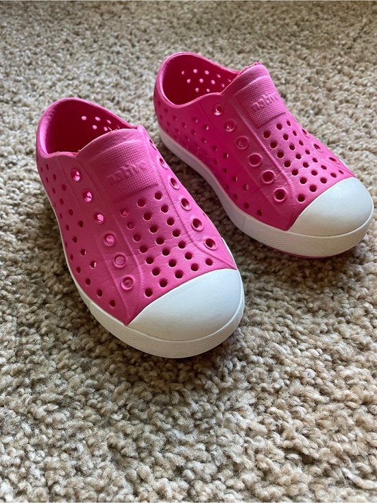 Native Shoes Other - Native Shoes Kids Slip-On Water Shoes in Bright Pink with White Toe